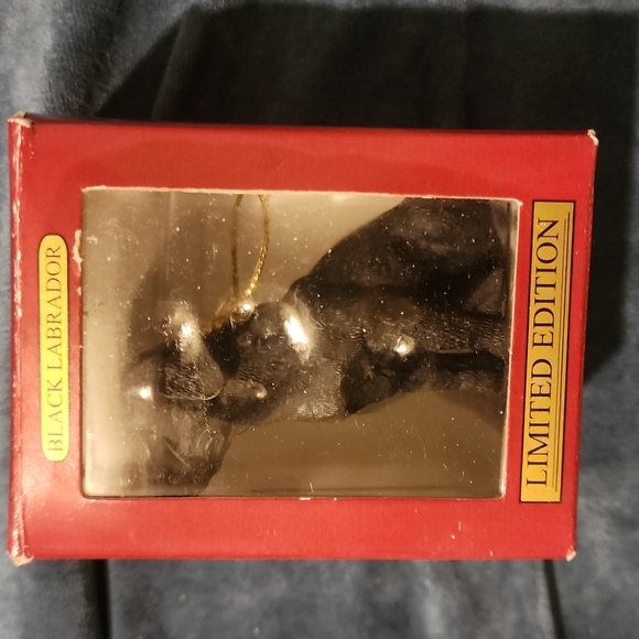 Collector's Series Black Labrador Ornament - Picture 5 of 6